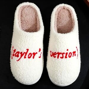 (Taylor's Version) Slippers Houseshoes w Red Stitching Taylor Swift